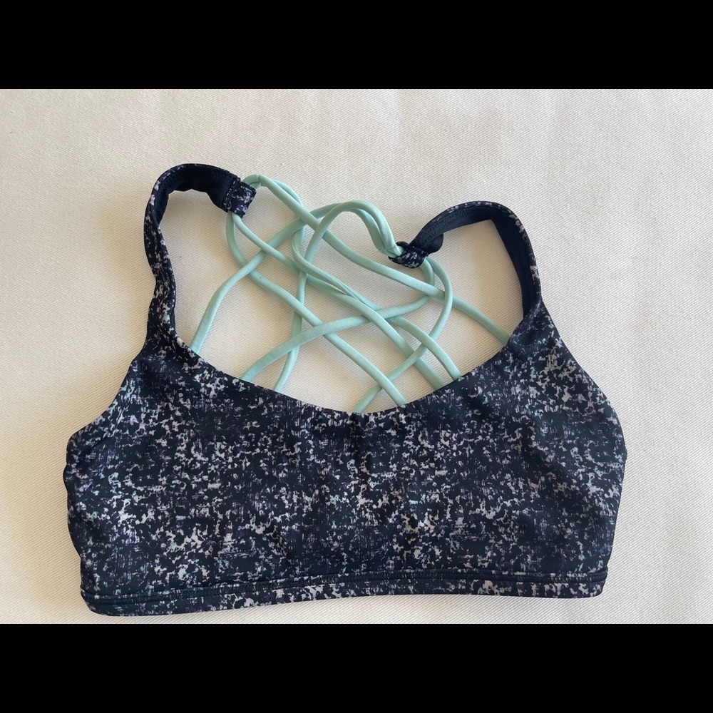 Lululemon sports bra size 6 black/green